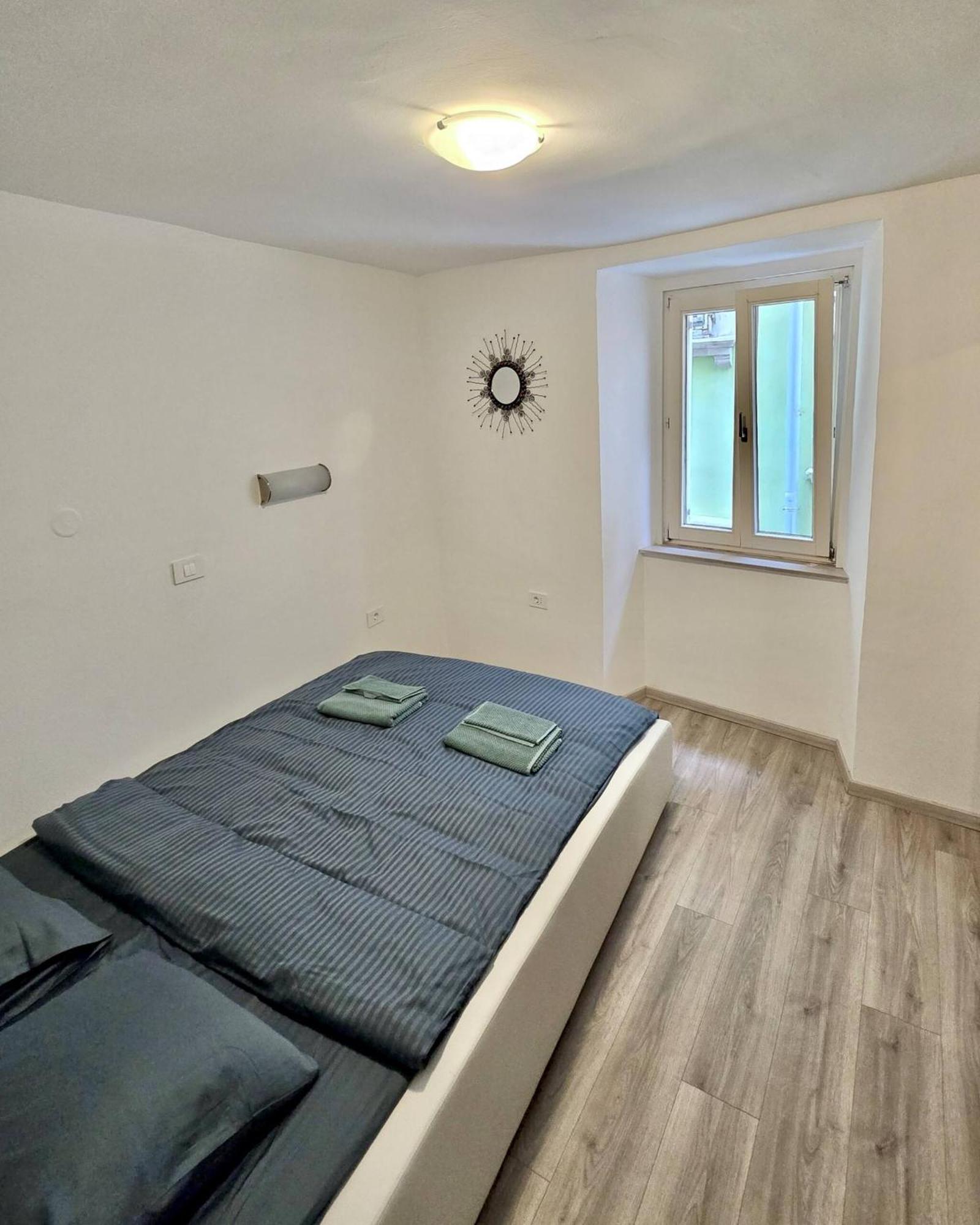 Coastal In Apartment *